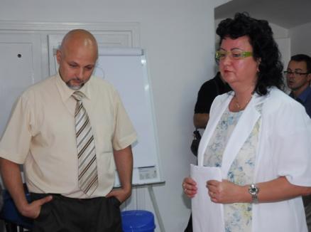 Doctoriţa Petrişor şi doctorul Gălbineanu se "bat" pentru şefia Ambulanţei